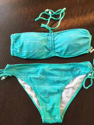 Yeşil bikini