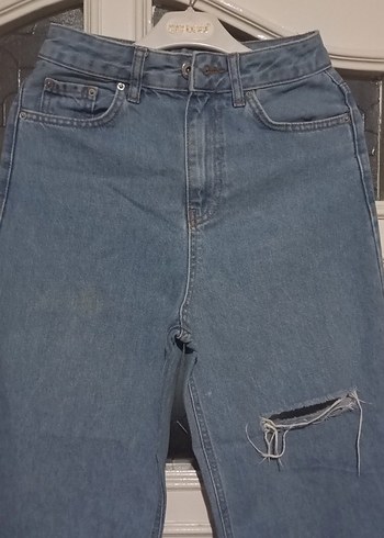 Yırtık Detaylı Rahat Kesim Mavi Kadın Jean - Görsel 4