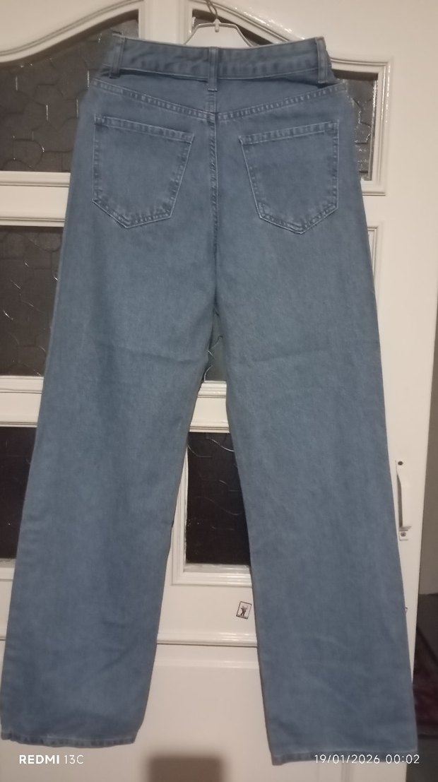 Yırtık Detaylı Rahat Kesim Mavi Kadın Jean - Görsel 5