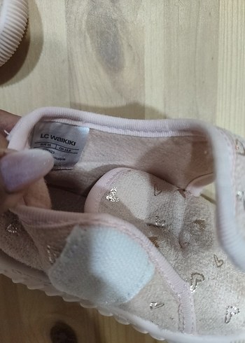 25 Beden Kız Çocuk Pembe Nakışlı Sıcak Ev Terliği