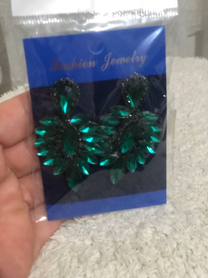 Yeşil Taşlı Parlak Taç ve küpe - Görsel 2