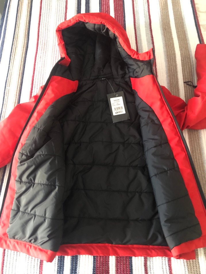 Kapüşonlu Kırmızı Erkek Çocuk Mont - Görsel 3