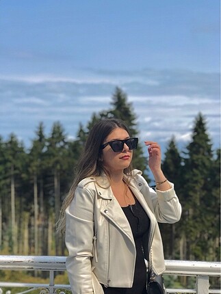 Beyaz Deri Ceket