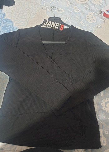 Siyah Piliseli V Yaka Uzun Kollu Kadın Bluz - Görsel 2