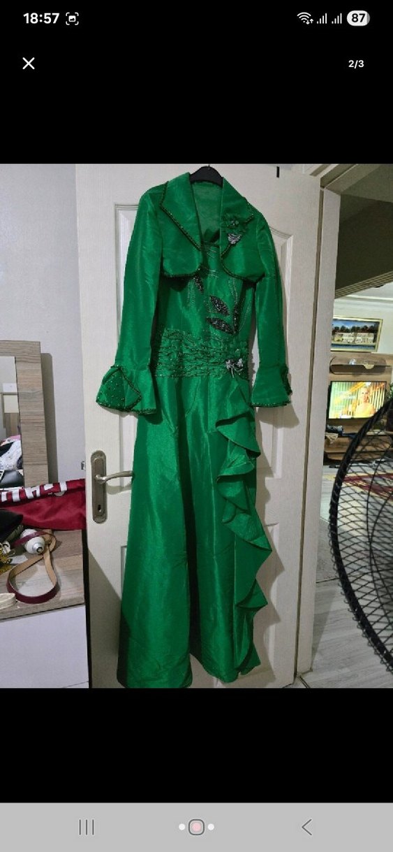 Yeşil İşlemeli Boncuklu Uzun Abiye Elbise - Görsel 2