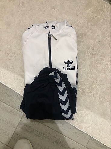 Hummel eşofman takımı