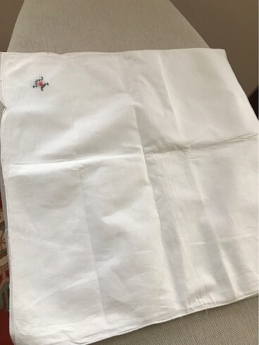 Kenarları işlemeli 42*41