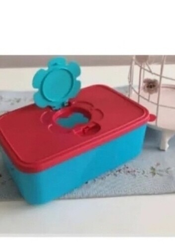 Tupperware büyük mendil kutusu