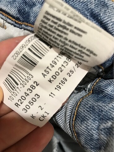26 Beden mavi Renk Jean.