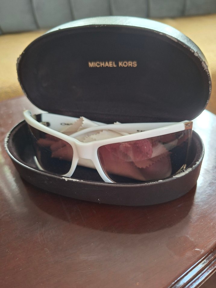 Şeffaf Gri Kadın Minimalist Gözlük - Görsel 4