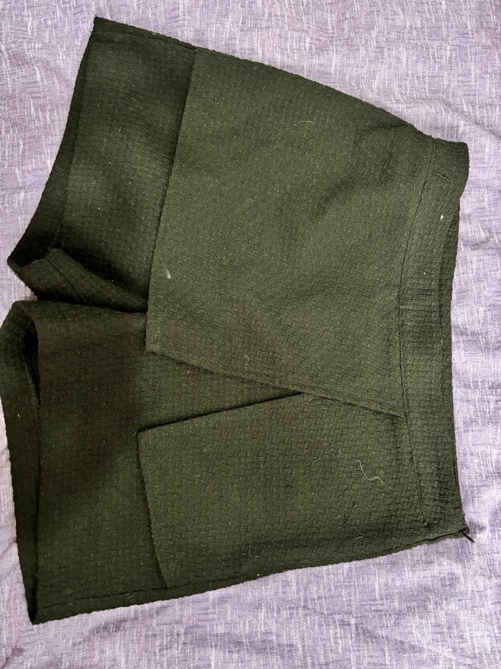 Düğmeli Siyah kışlık Mini Şort - Görsel 3