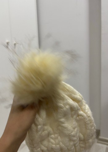 Beyaz Örgü Kadın Bere Ponponlu - Görsel 2