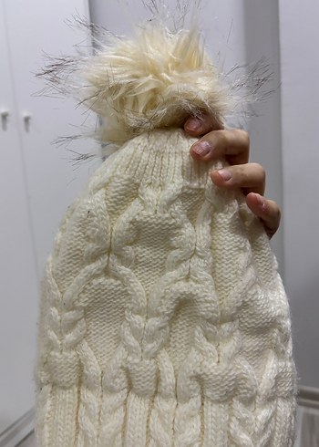 Beyaz Örgü Kadın Bere Ponponlu - Görsel 3