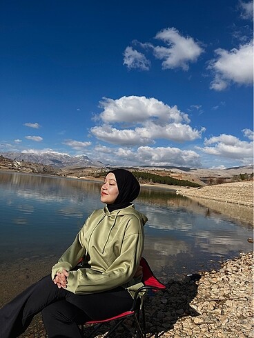 yeşil sweatshirt