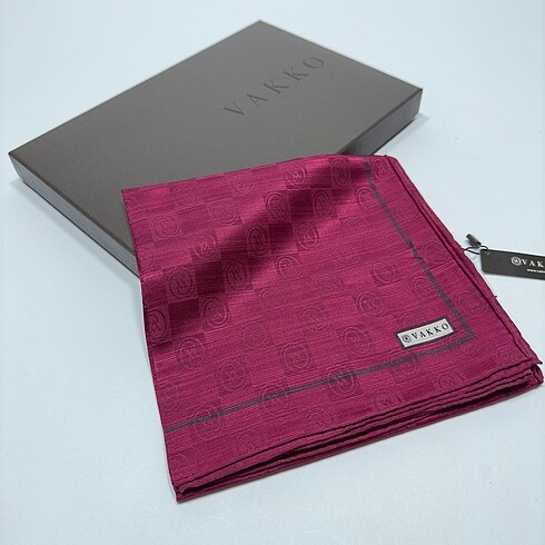 Bordo eşarp