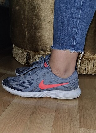 Nike kadın spor ayakkabı