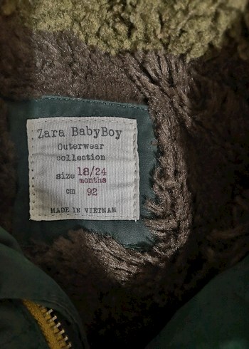Zara Siyah Kapüşonlu Erkek Çocuk Mont