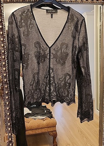 Escada 36
