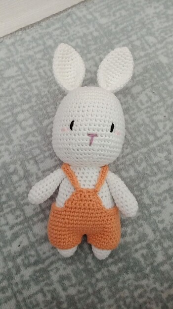 Tavşan Amigurumi oyuncak 