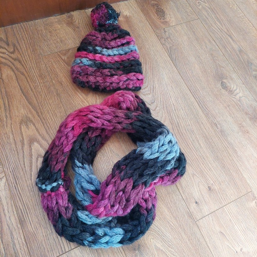 Kadın Çok Renkli Örgü Bere ve Atkı Seti - Görsel 3