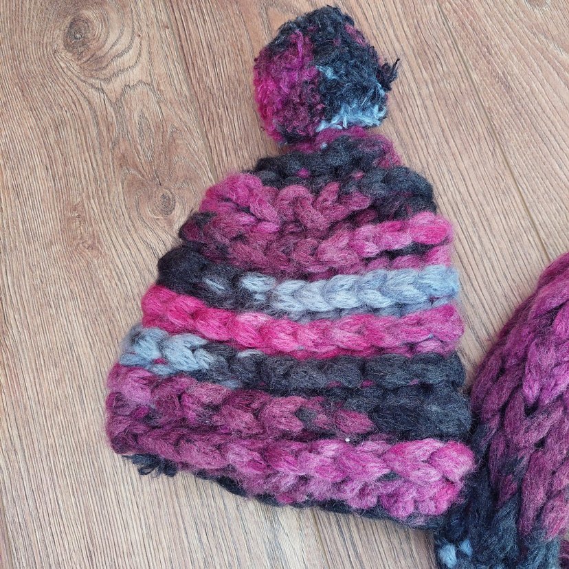 Kadın Çok Renkli Örgü Bere ve Atkı Seti - Görsel 4