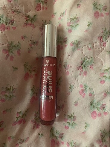 Essence lip gloss