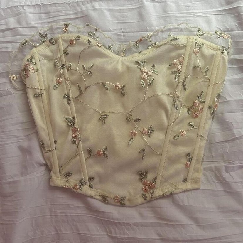 Dantel Detaylı Nakışlı Beyaz Straplez Bustiyer - Görsel 5