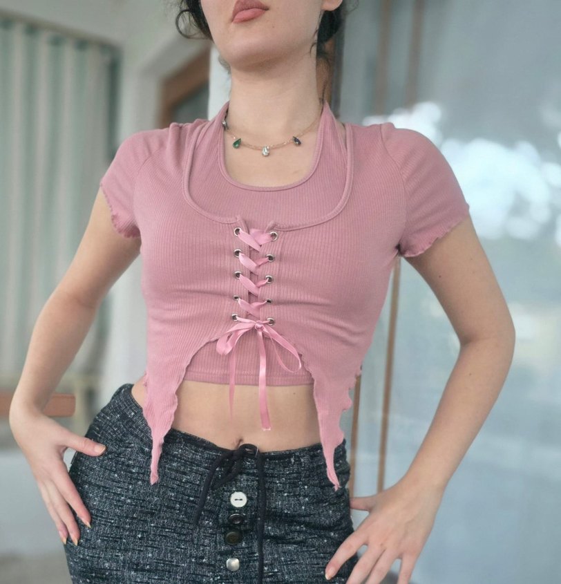 Dantel Bağcıklı Pembe Crop Top - Görsel 3