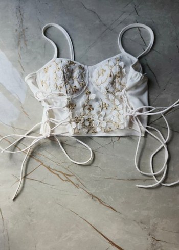 Dantel Detaylı Beyaz Bohem Mini Büstiyer - Görsel 13