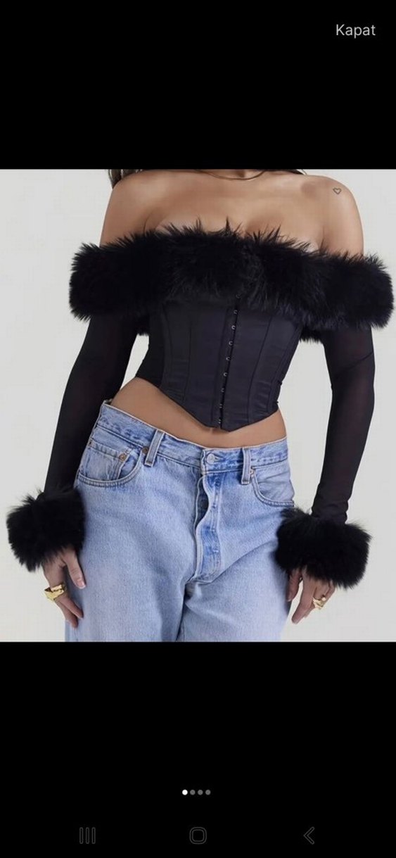 Kürk Detaylı Siyah Gotik Straplez Büstiyer - Görsel 4