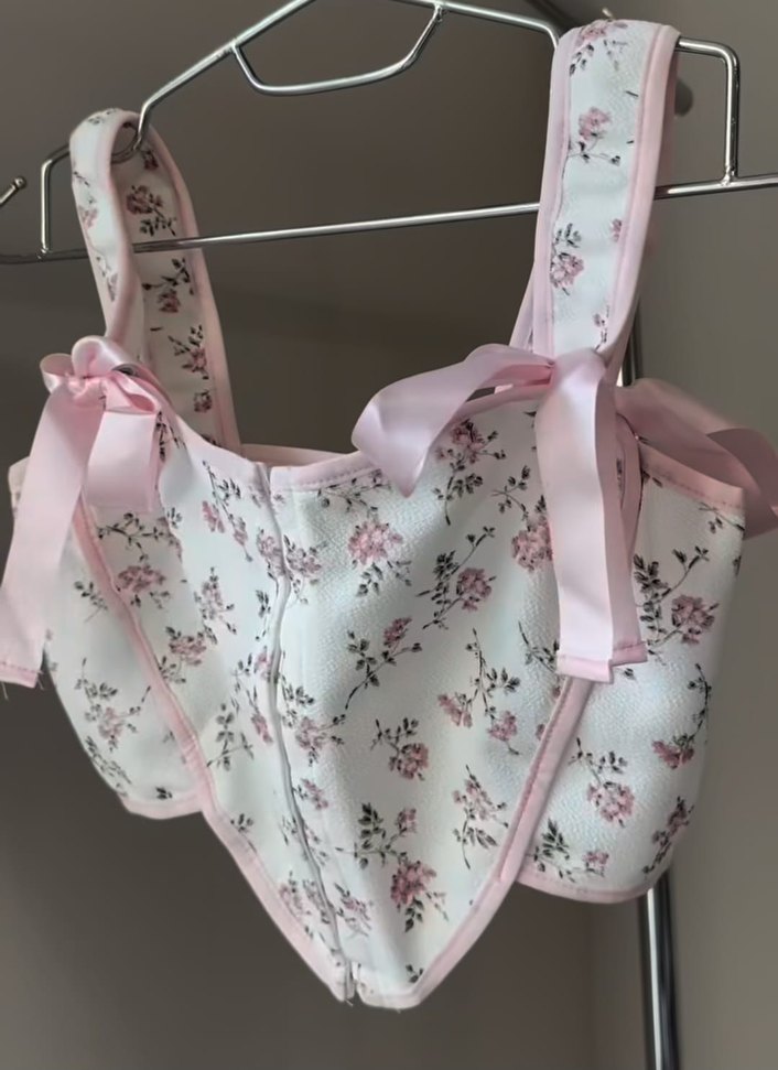 Pembe Çiçek Desenli Düğmeli Straplez Büstiyer - Görsel 4