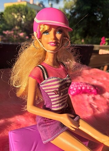 Barbie kasklı barbie