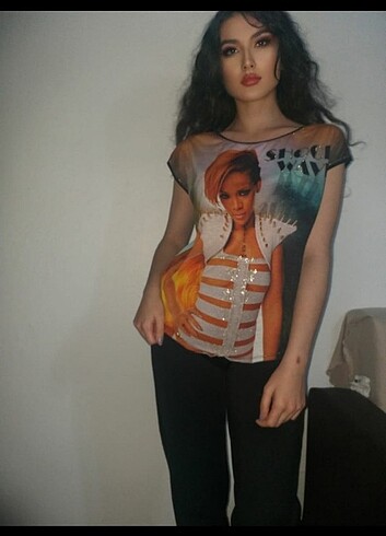 rihanna tişört 