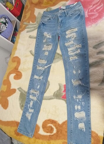 s Beden mavi Renk yırtık kot jean