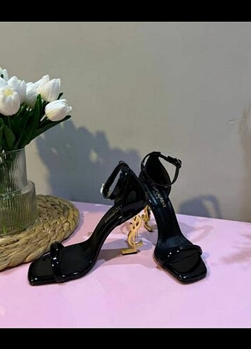38 Beden YSL topuklu ayakkabı 