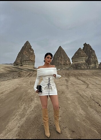 H&M Kuş gözü korse detay elbise