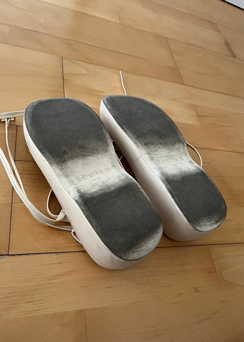 Bershka Beyaz Minimalist Platform Topuklu Kadın Sandalet