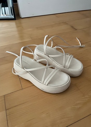 Beyaz Minimalist Platform Topuklu Kadın Sandalet