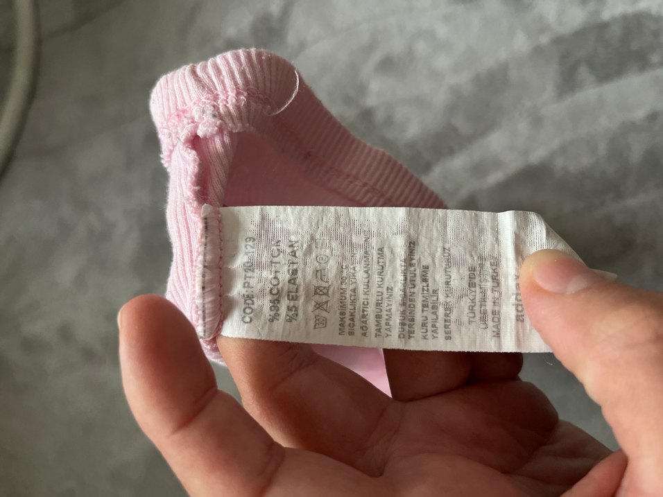 Pembe Yüksek Yakalı Kadın Atlet - Görsel 3