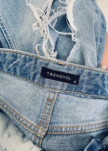Kadın Gri Yırtık Bol Kesim Kot Pantolon - Görsel 2