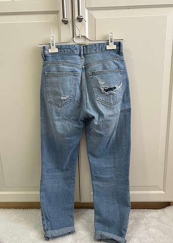 Kadın Gri Yırtık Bol Kesim Kot Pantolon - Görsel 3