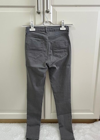 Kadın Gri Kemerli Dar Kesim Denim Pantolon - Görsel 2