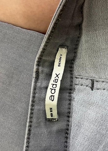 Kadın Gri Kemerli Dar Kesim Denim Pantolon - Görsel 5