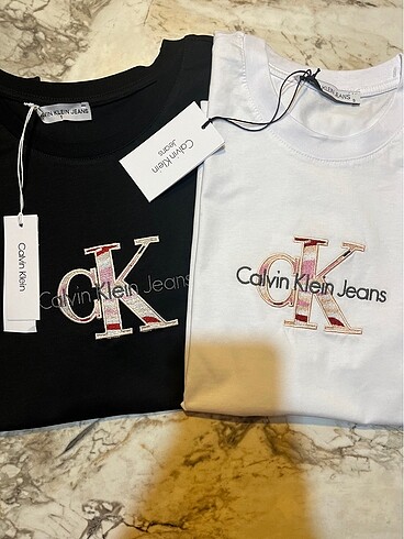 Calvin Klein Tişört