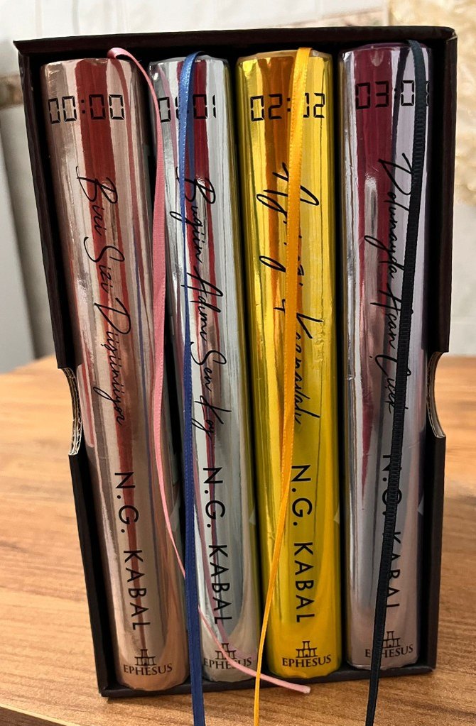 N.G. Kitap Serisi - Renkli Kapaklı Romanlar ciltli kitaplar - Görsel 2