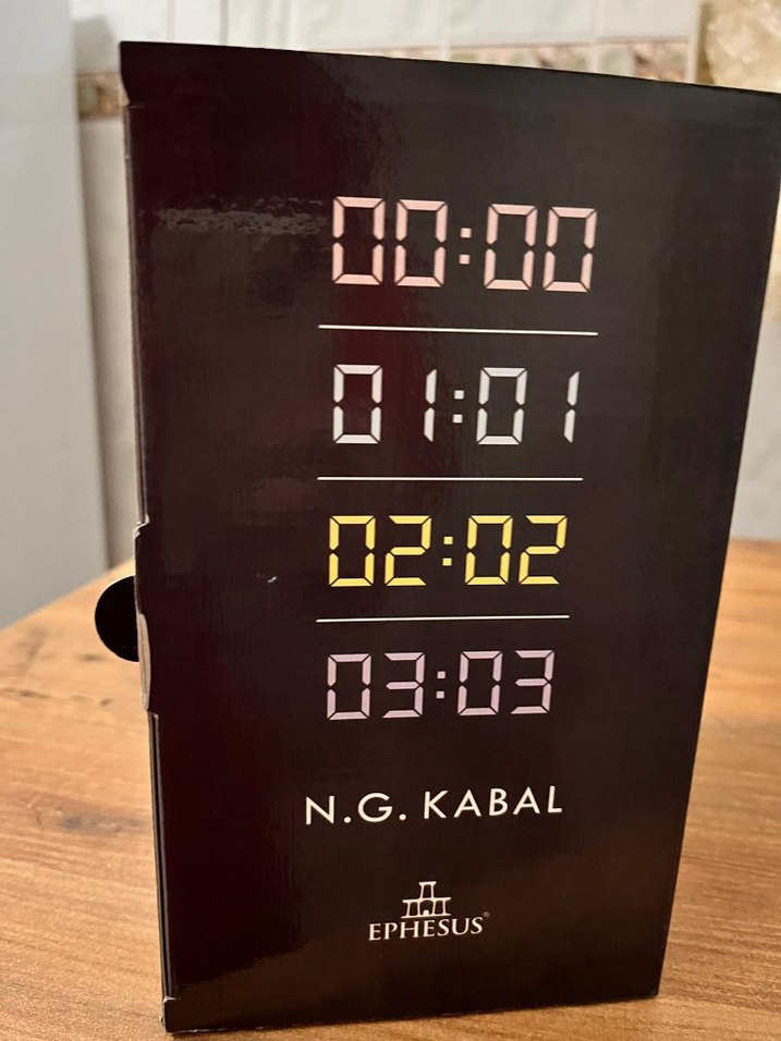 N.G. Kitap Serisi - Renkli Kapaklı Romanlar ciltli kitaplar - Görsel 4