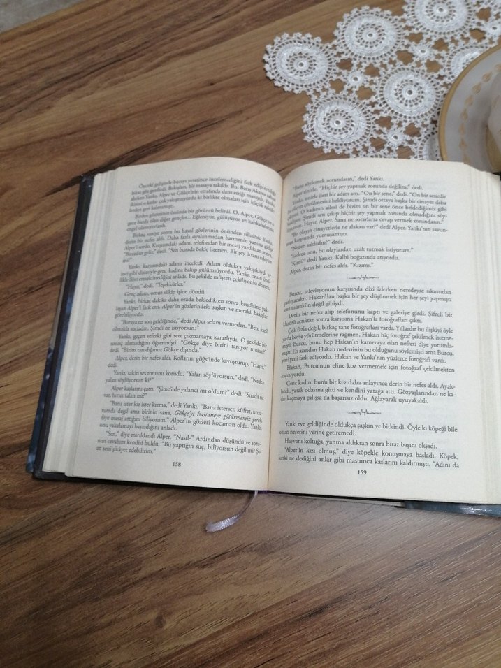 Dilara Keskin'den Ölüler Konuşamaz Romanı ciltli - Görsel 5