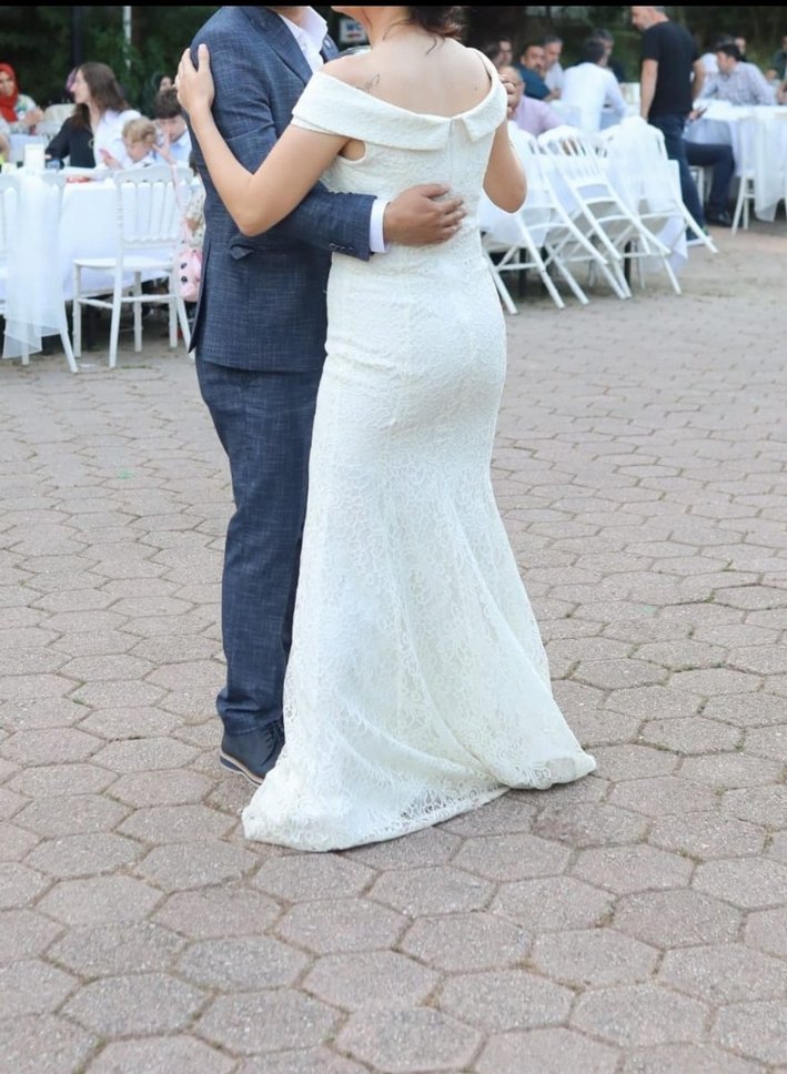 Dantel Detaylı Uzun Beyaz Gelinlik 1 defa giyildi #ZERO#MARKA - Görsel 3