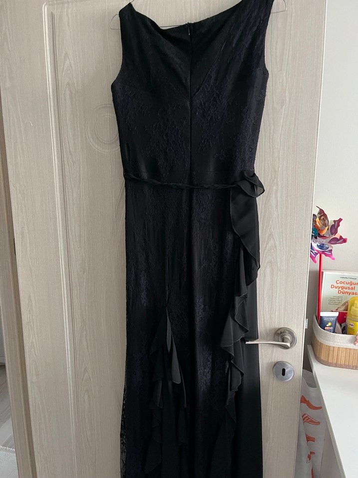 Siyah V Yaka Uzun Fırfırlı Kadın Abiye Elbise - Görsel 2