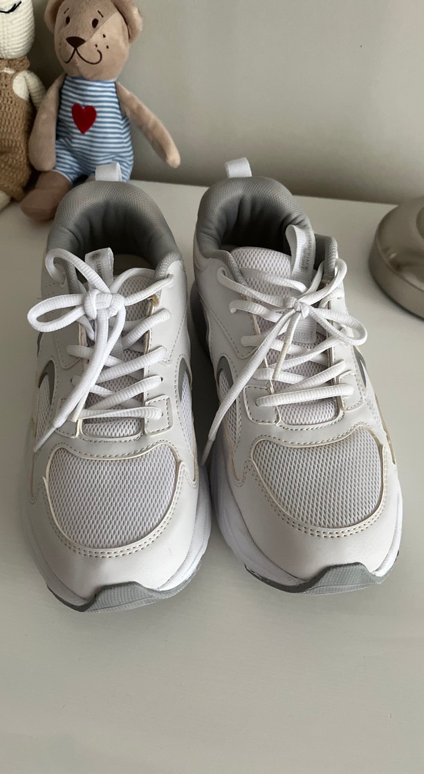 Beyaz Gri Bağcıklı Kadın Spor Ayakkabı - Görsel 2
